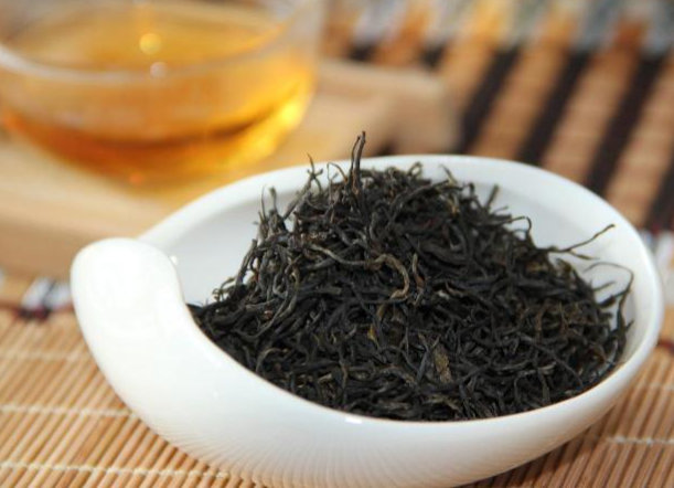 常喝茶葉茶有什么好處(經(jīng)常喝茶葉有什么好處有什么壞處)